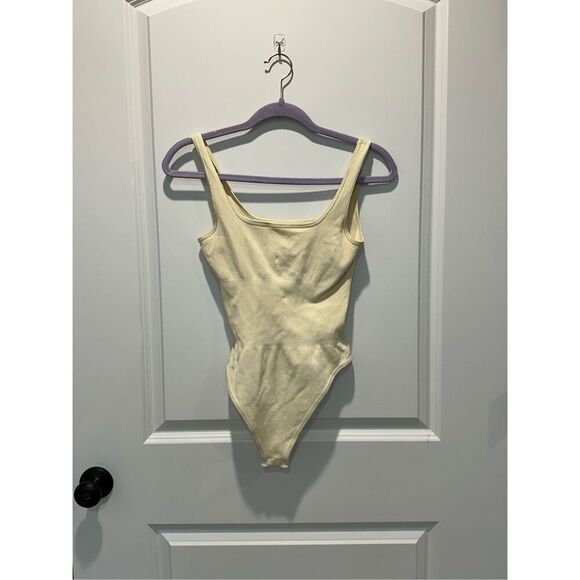 OQQ Light Yellow Ribbed Square Neck Bodysuit Size Small - Picture 1 of 8